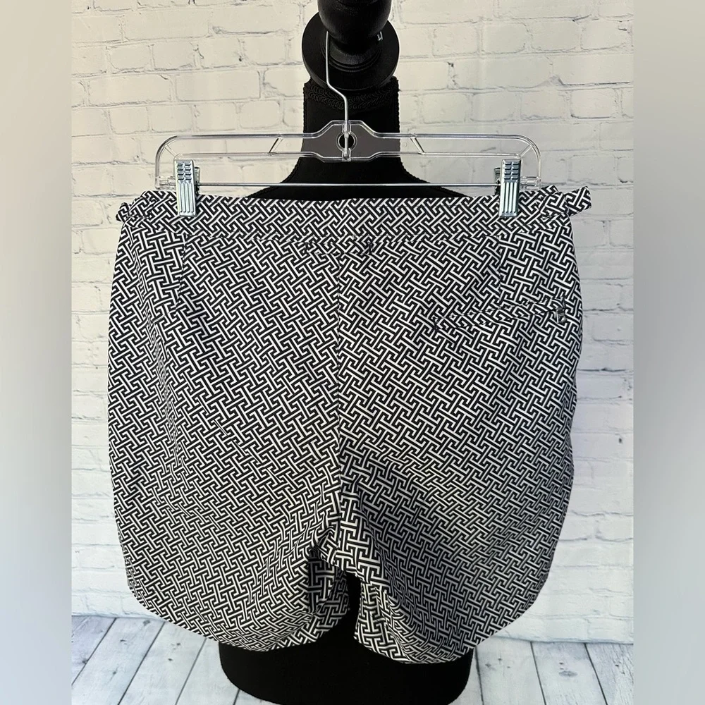 NWT Orlebar Brown Bulldog Laurito Swim Shorts - Size 30 - Navy Geometric Pattern